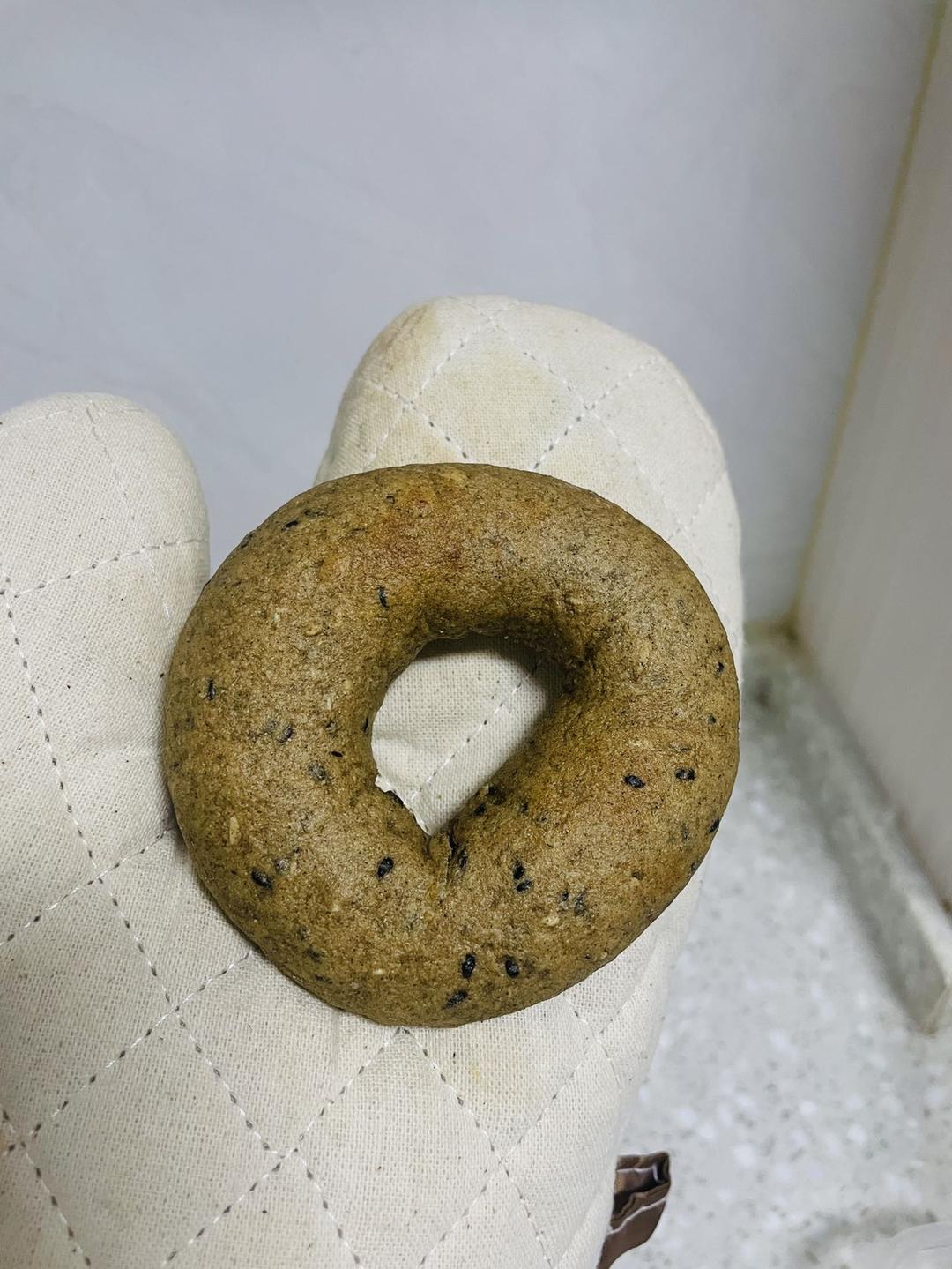 燕麦全麦黑芝麻贝果 100%全麦