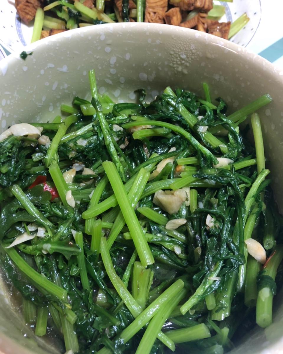 简单快手：蒜蓉茼蒿