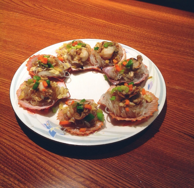 蒜茸粉丝蒸扇贝