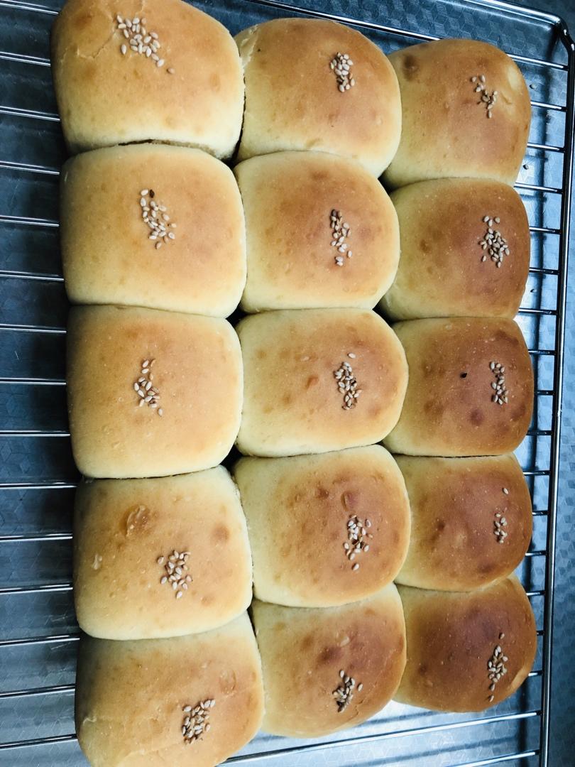 🥛超简单快手，柔软拉丝，一次发酵，牛奶小餐包