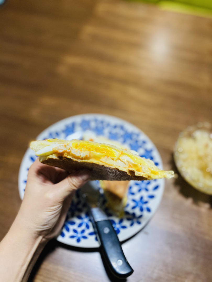 双重芝士蟹肉棒三明治