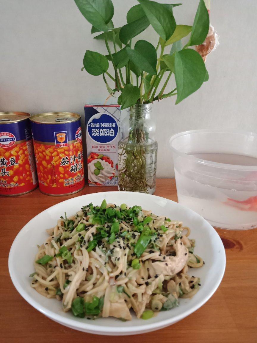 麻酱鸡丝凉面