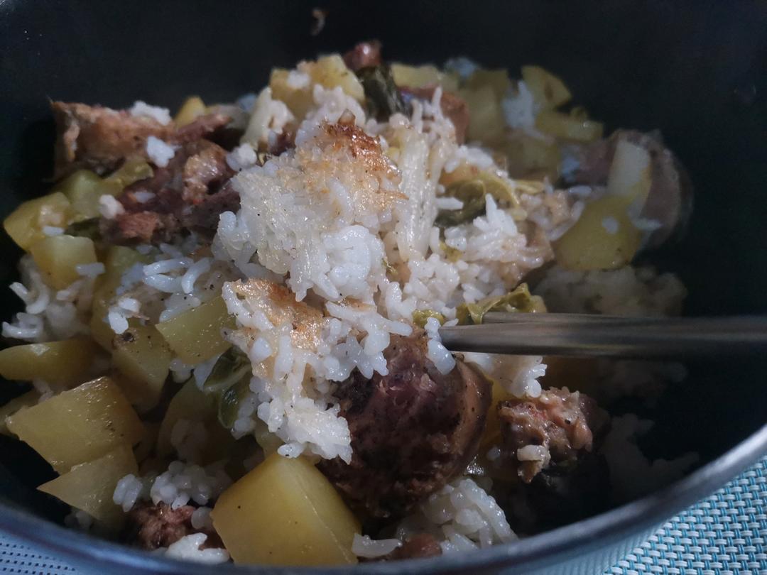 懒人版香肠土豆焖饭