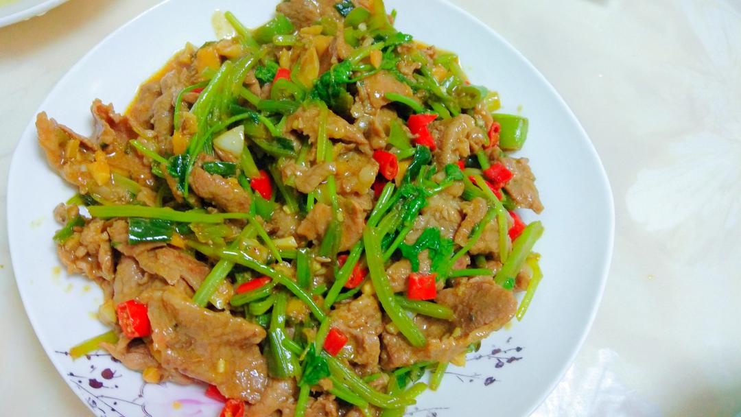 正宗湘菜小炒黄牛肉