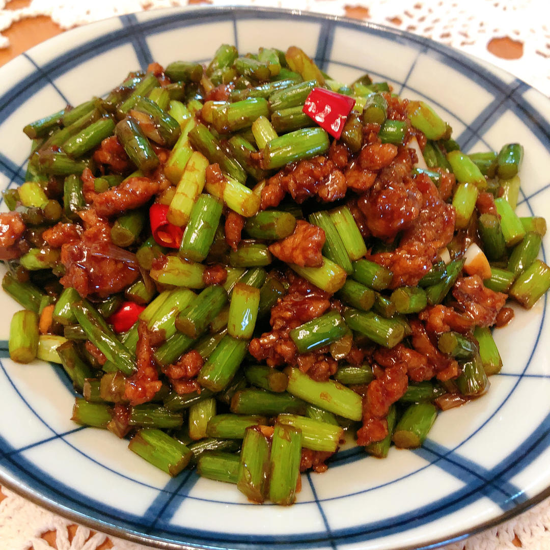 蒜苔炒肉末，三碗米饭都不够吃