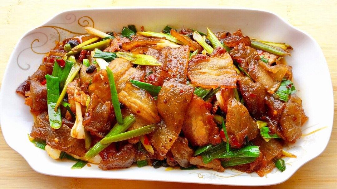 【创意小厨娘】苕皮蒜苗回锅肉，在家自制苕皮，吃苕皮比吃肉还过瘾！