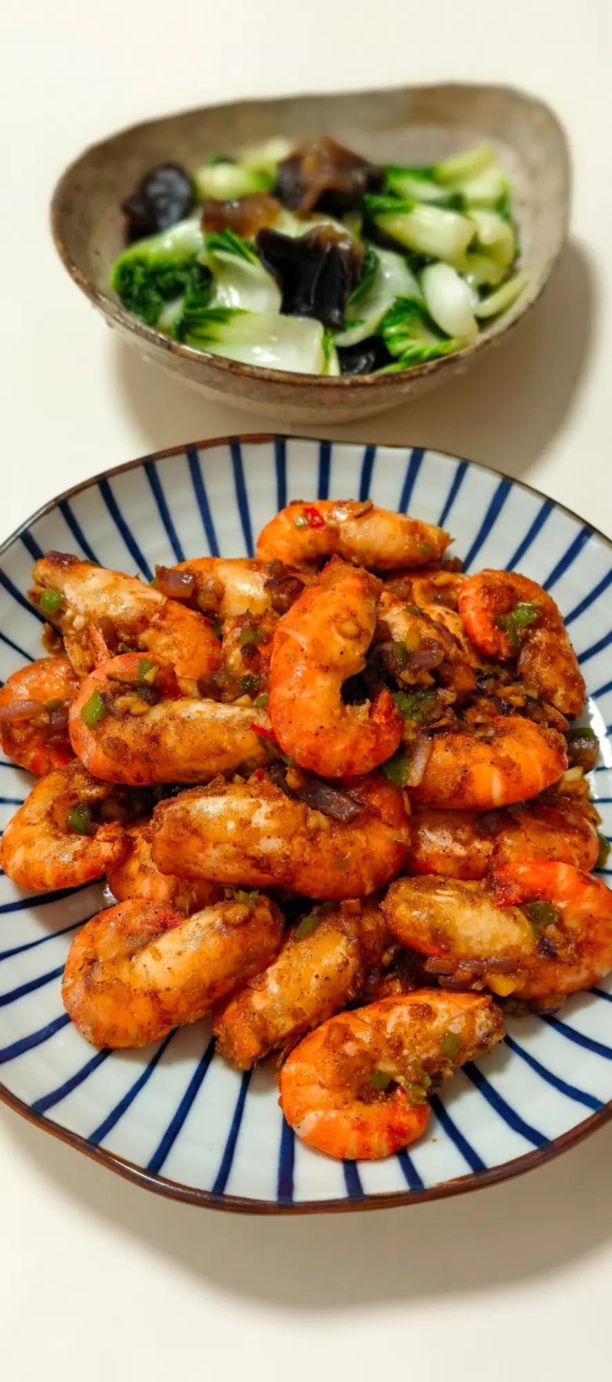 椒盐罗氏虾，家人们，一定要试试这个做法，绝了