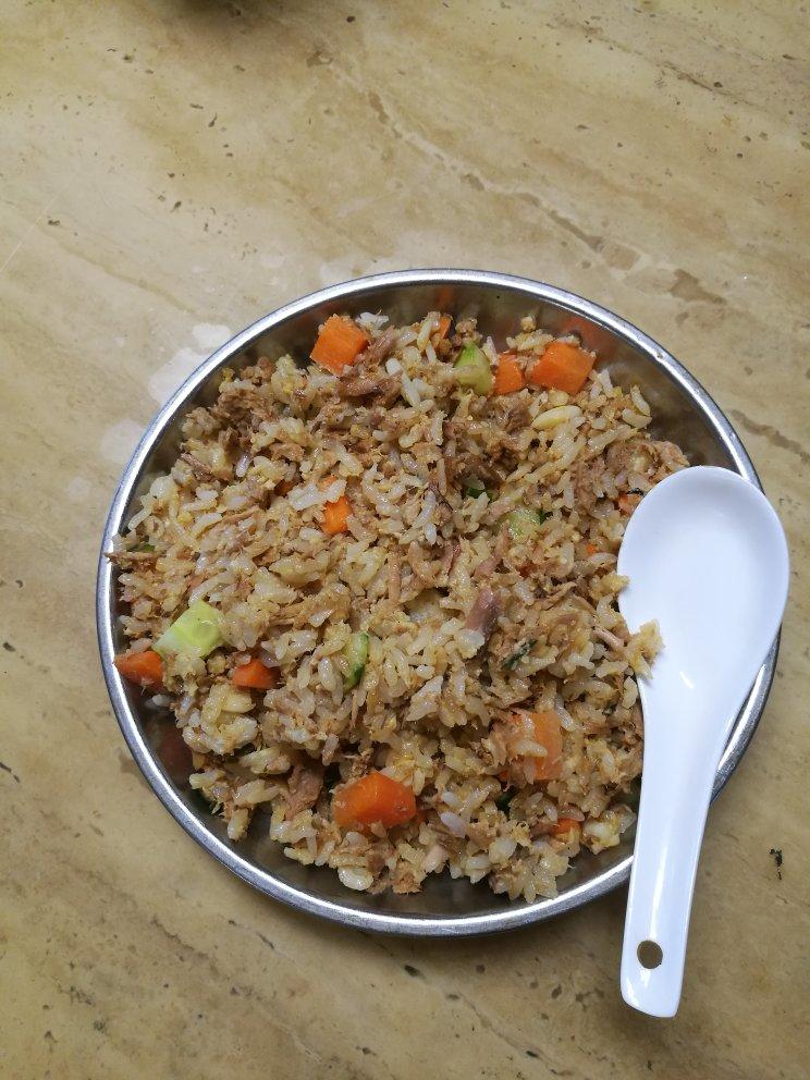 金枪鱼炒饭