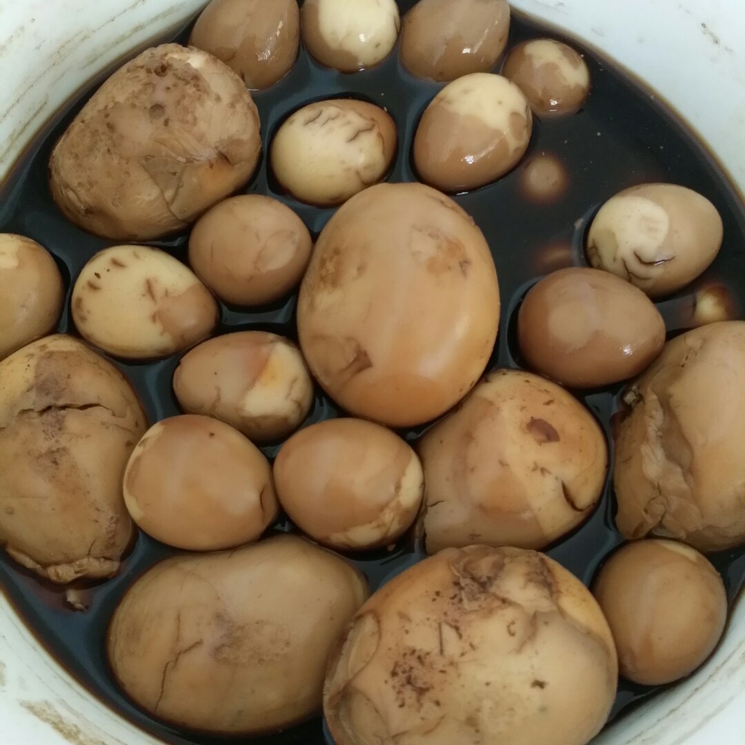 乡巴佬卤鹌鹑蛋