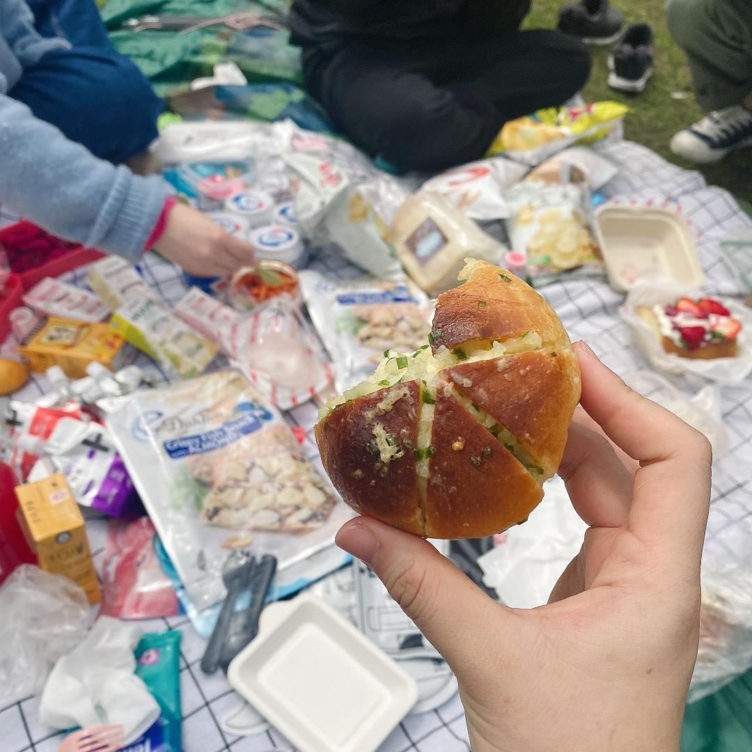 火爆韩国街头の奶油蒜香包~蒜香四溢邻家小孩馋哭了的面包