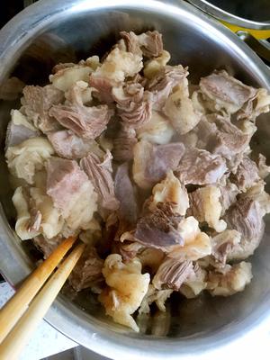 郫县豆瓣酱炖牛肉的做法 步骤3