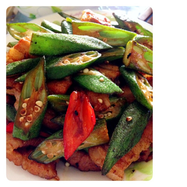 五花肉炒秋葵