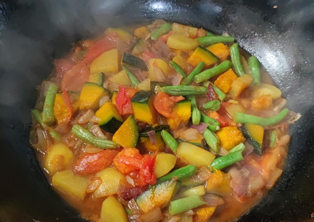 豆角土豆南瓜西红柿炖