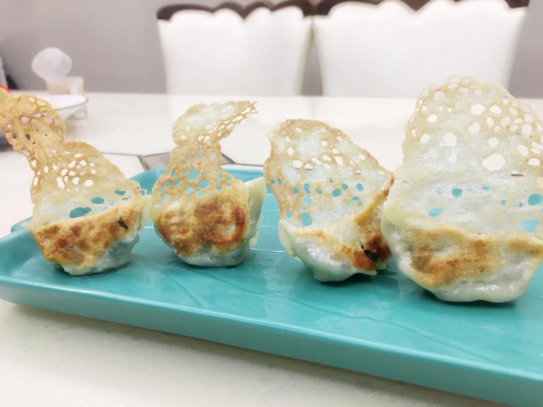 冰花蕾丝煎饺
