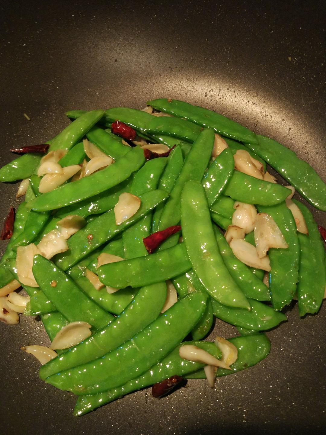 买米买菜过生活做的清炒荷兰豆