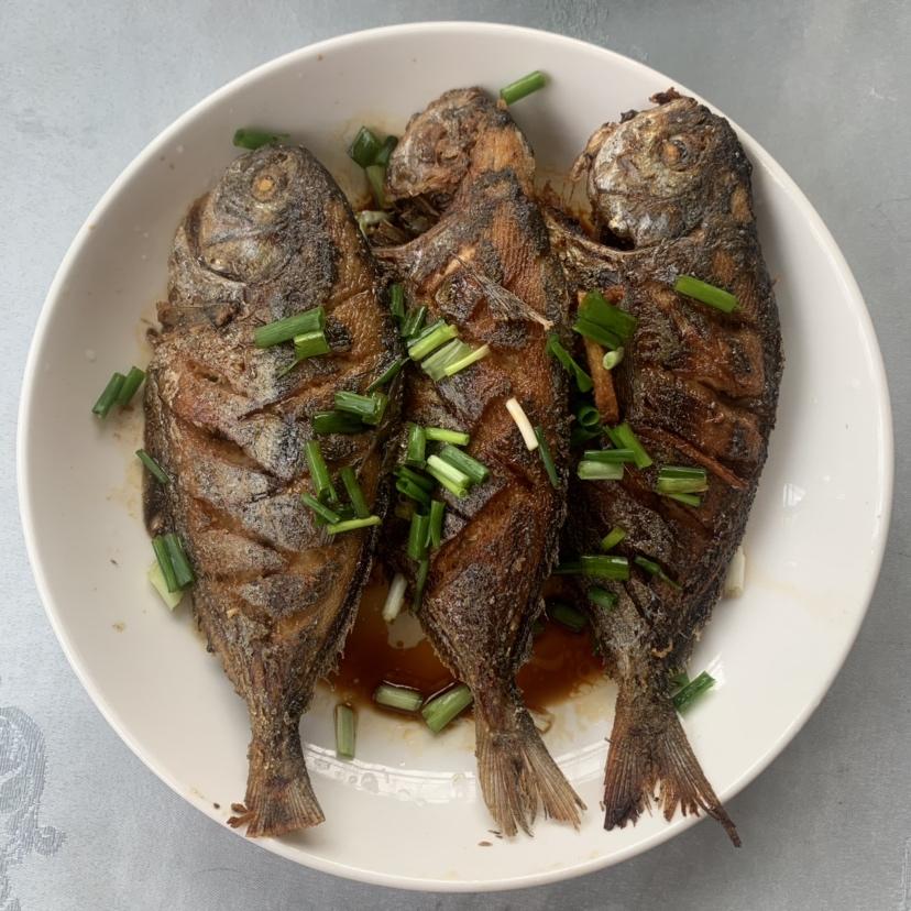 香煎南鲳鱼/海鱼的做法