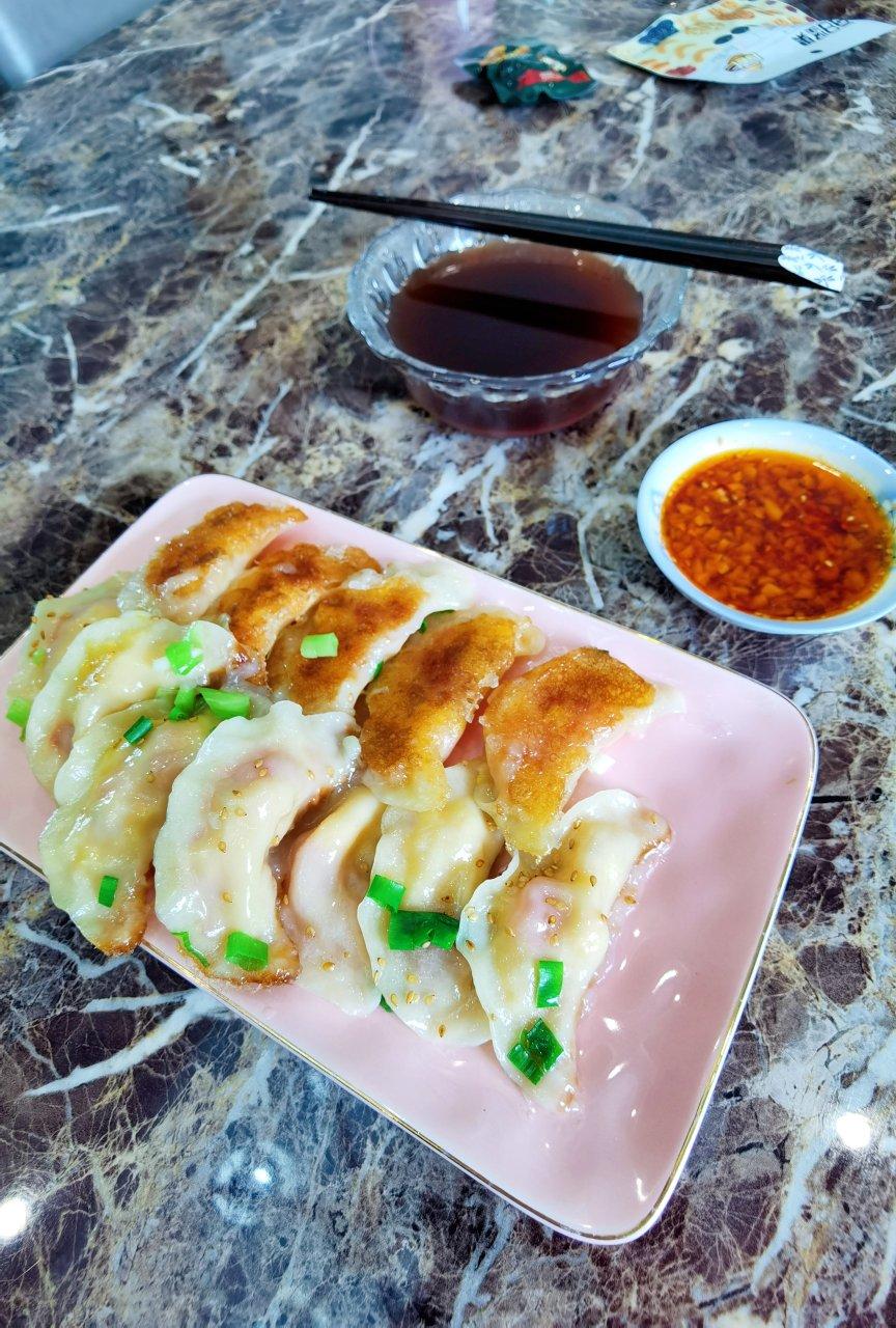 家常版快手煎饺(真的10分钟搞定)