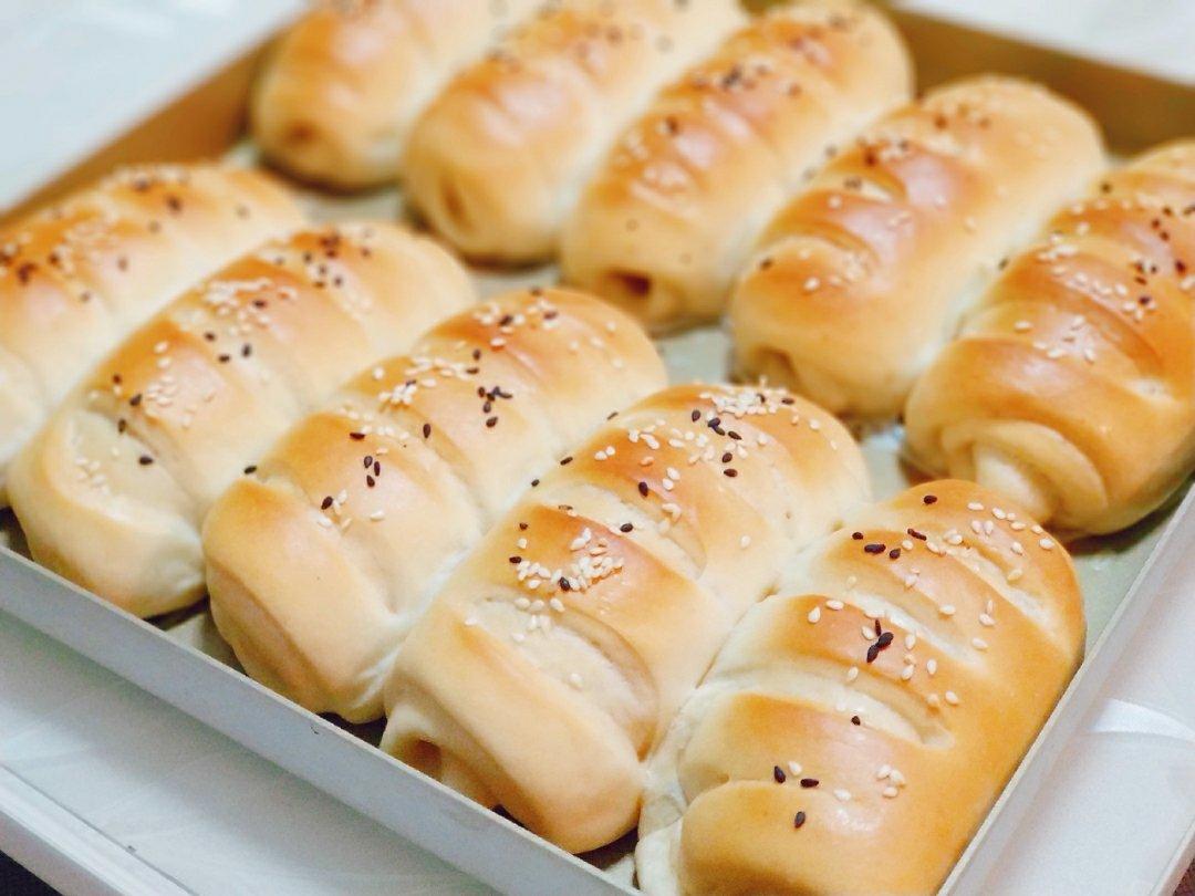 肉松肠仔包