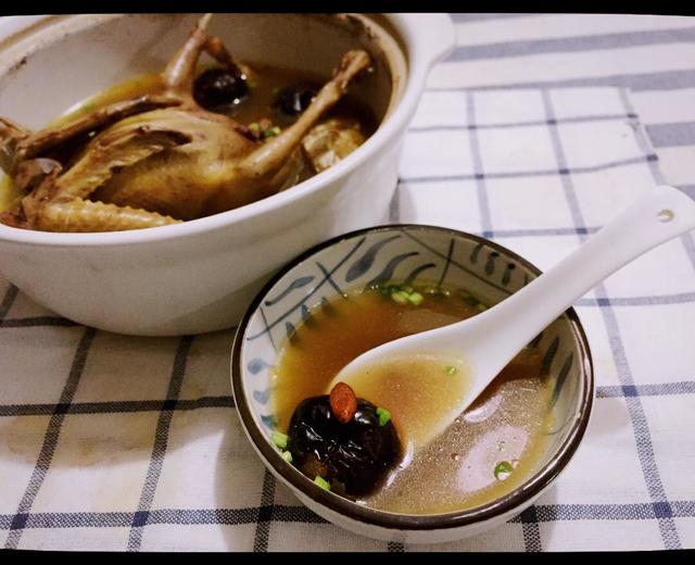 天麻乳鸽汤的做法
