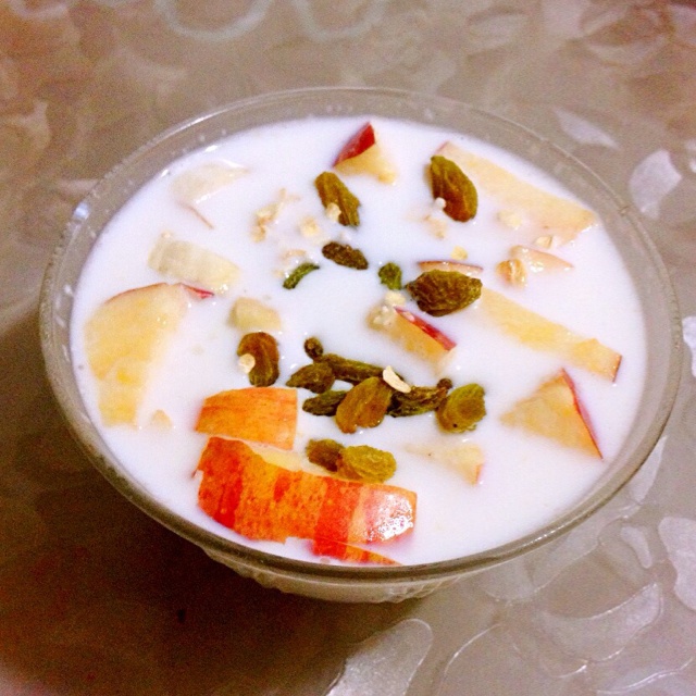 遇见 做的水果燕麦牛奶