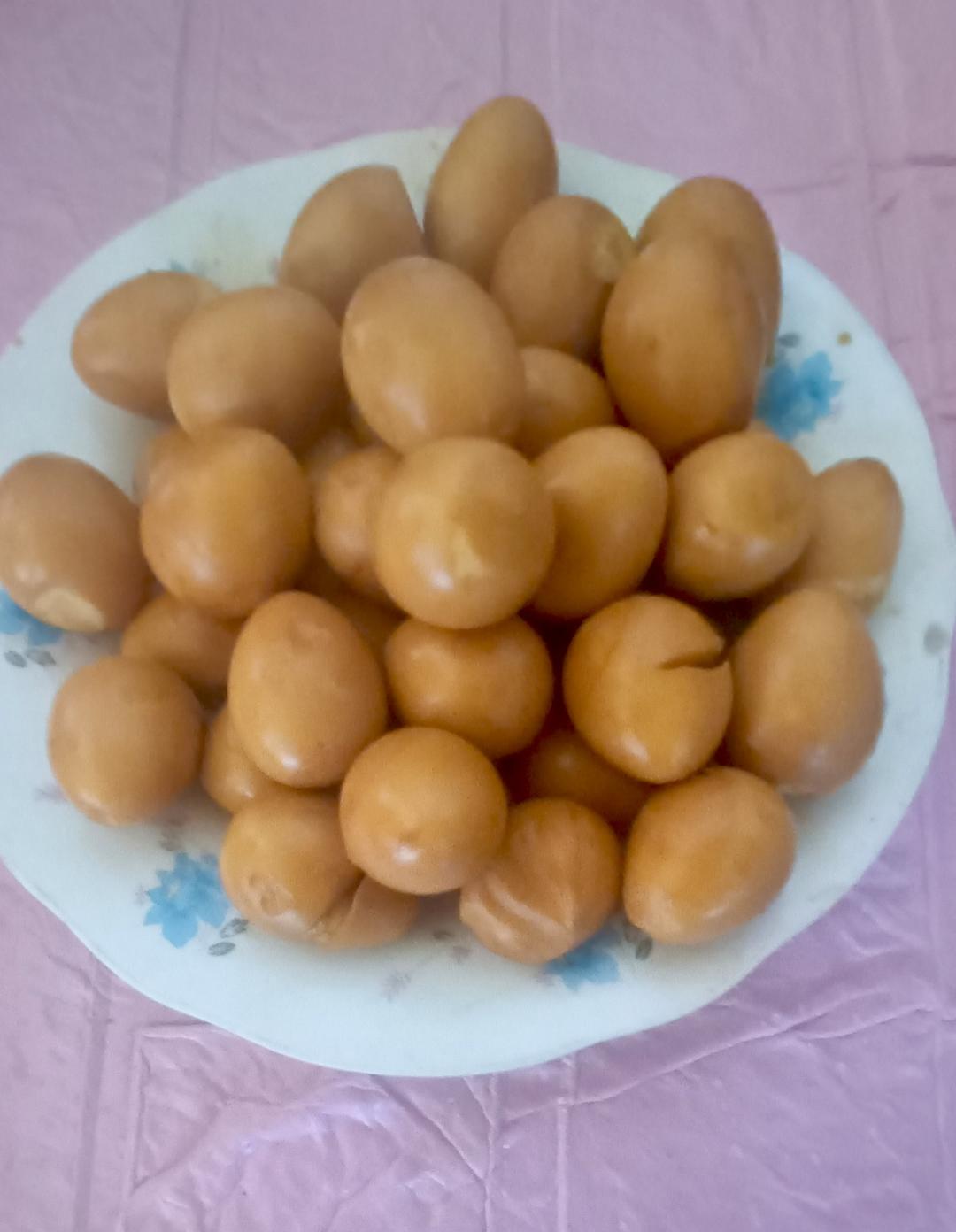 乡巴佬卤鹌鹑蛋