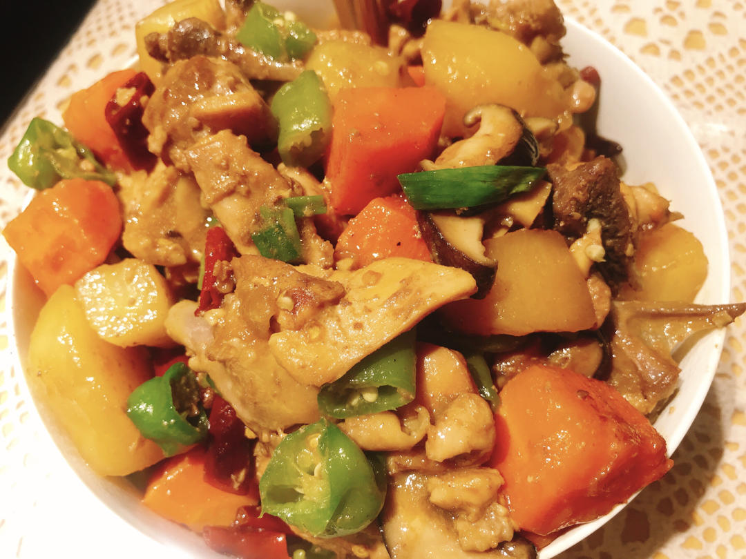 黄焖鸡腿炖土豆