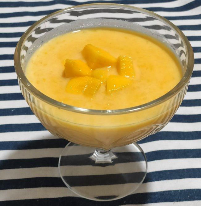 芒果奶昔（甜品）