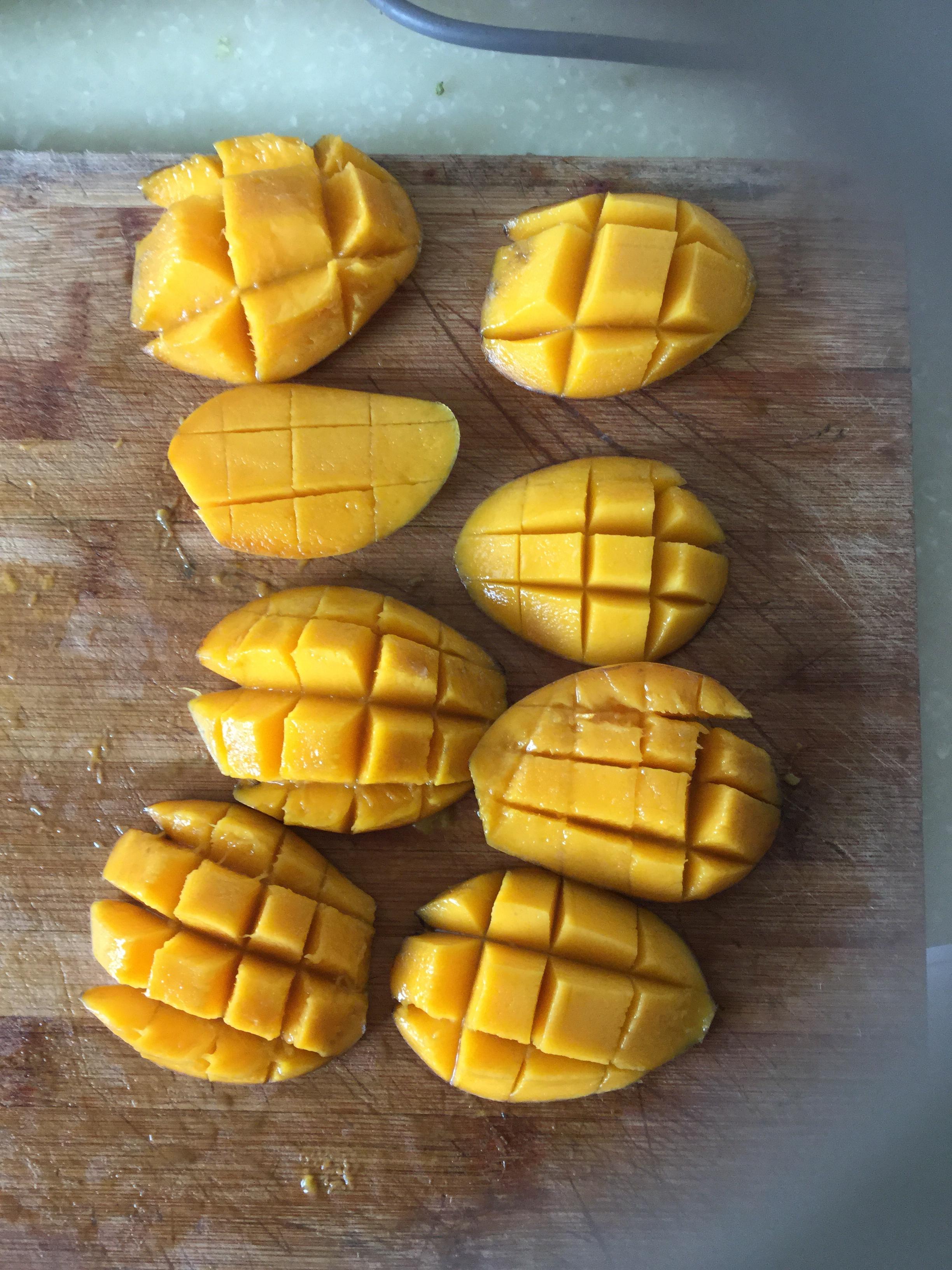 不用烤箱也能做甜点系列之芒果布丁的做法 步骤3