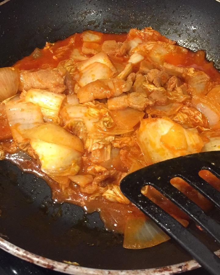 辣白菜炒五花肉