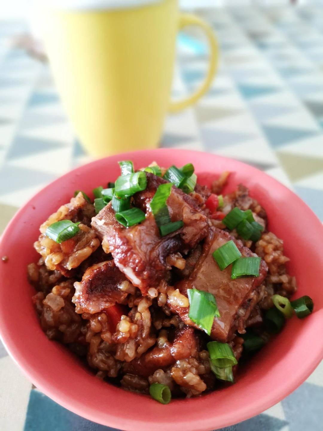 【排骨焖饭】