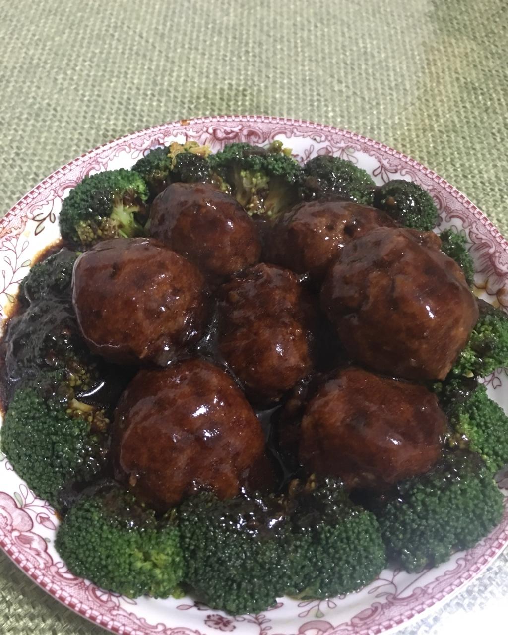 红烧狮子头
