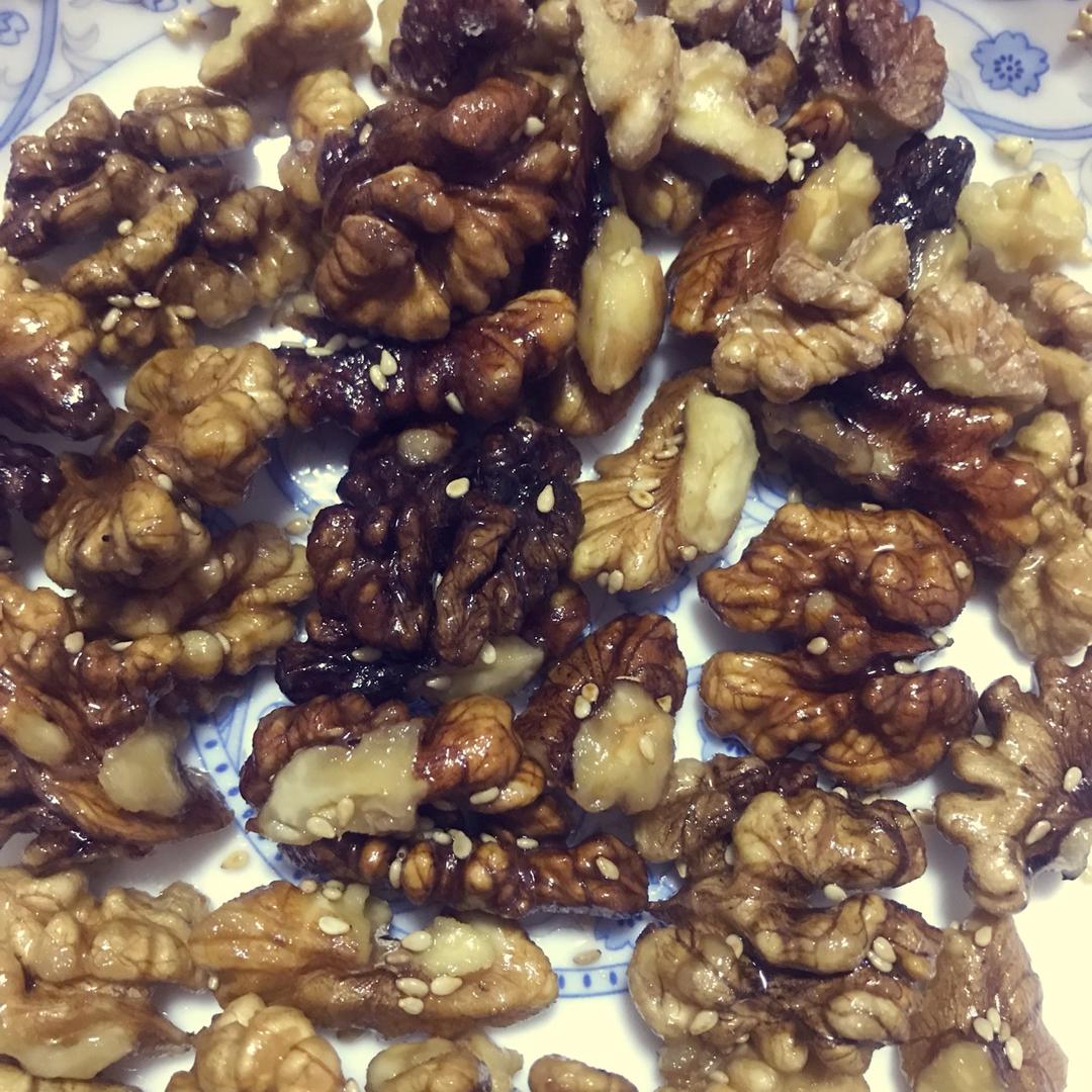 好吃好做无涩味的【琥珀核桃仁】