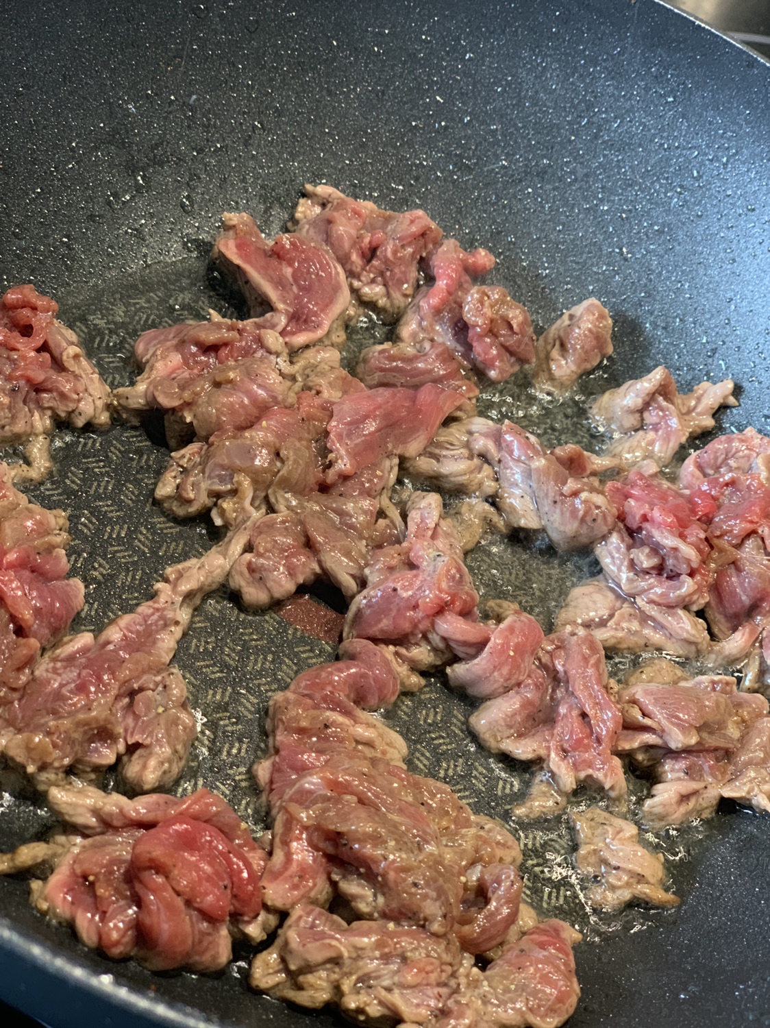 黑胡椒牛肉炒绿芦笋的做法 步骤4