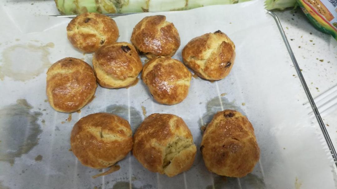 超级松软完美裂纹的司康-English scones