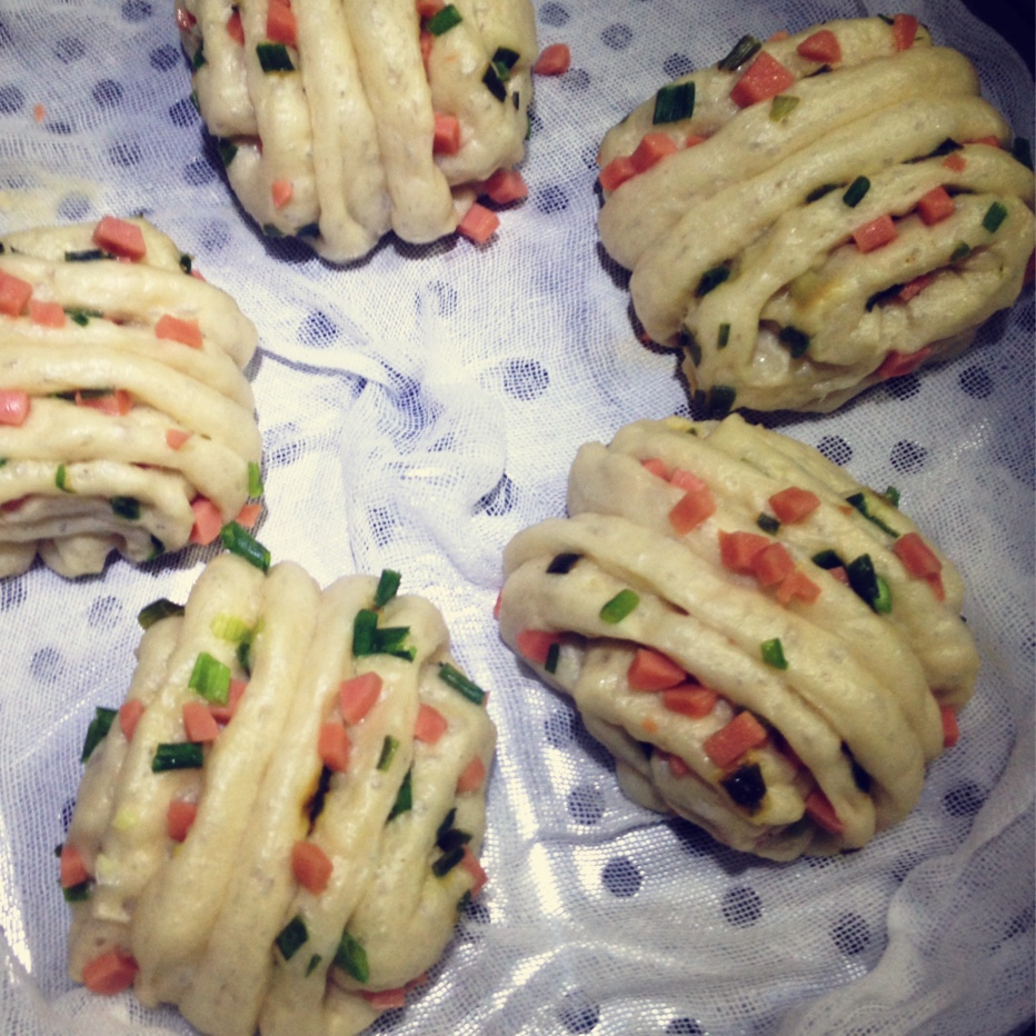 最好吃的火腿葱香花卷—附让葱不变黄的小窍门