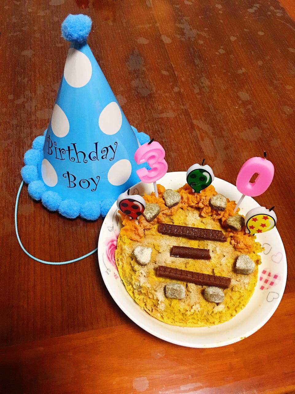 健康的宠物狗狗生日蛋糕(超详细：附步骤图和装饰饼干做法)
