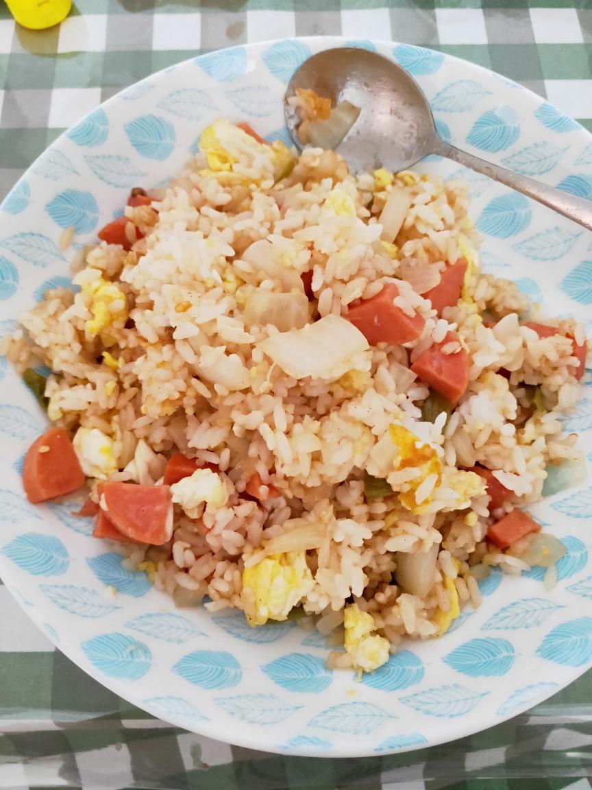 洋葱蛋炒饭的做法