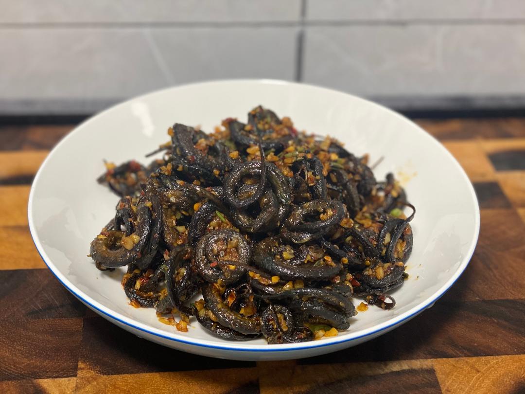 好吃到舔手指的太极图