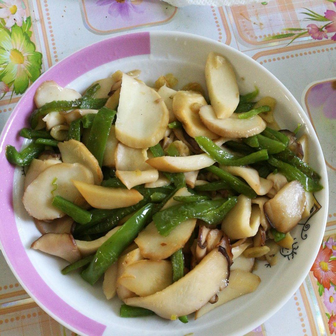 青椒素炒杏鲍菇