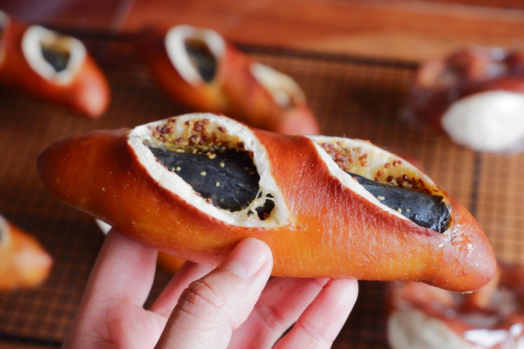 整形超简单但是味道很棒的芥末籽墨鱼肠碱水棒