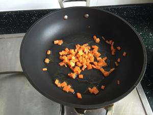 咖哩蔬菜炒饭的做法 步骤2