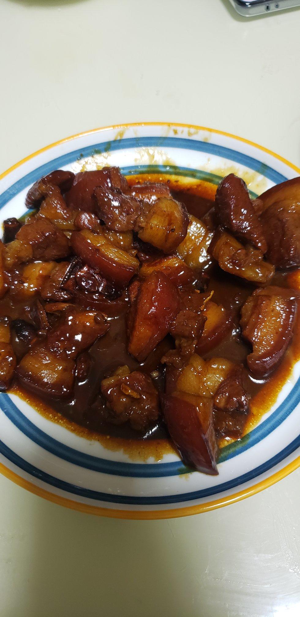 吃着碗里望着锅里的红烧肉