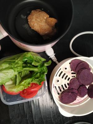 生菜鸡胸肉番茄紫薯卷_减脂餐的做法 步骤1