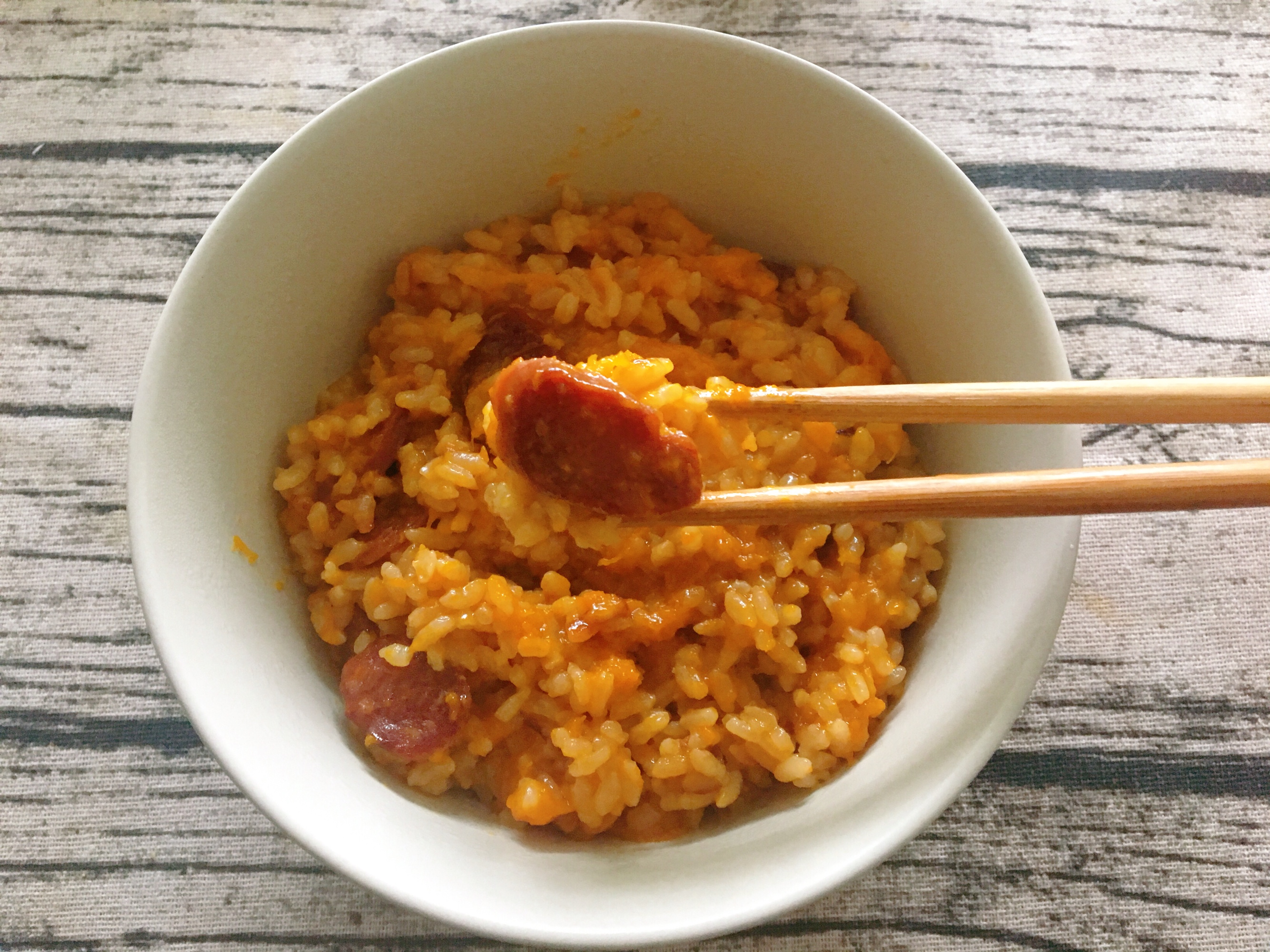 电饭锅焖饭系列：南瓜腊肠饭的做法