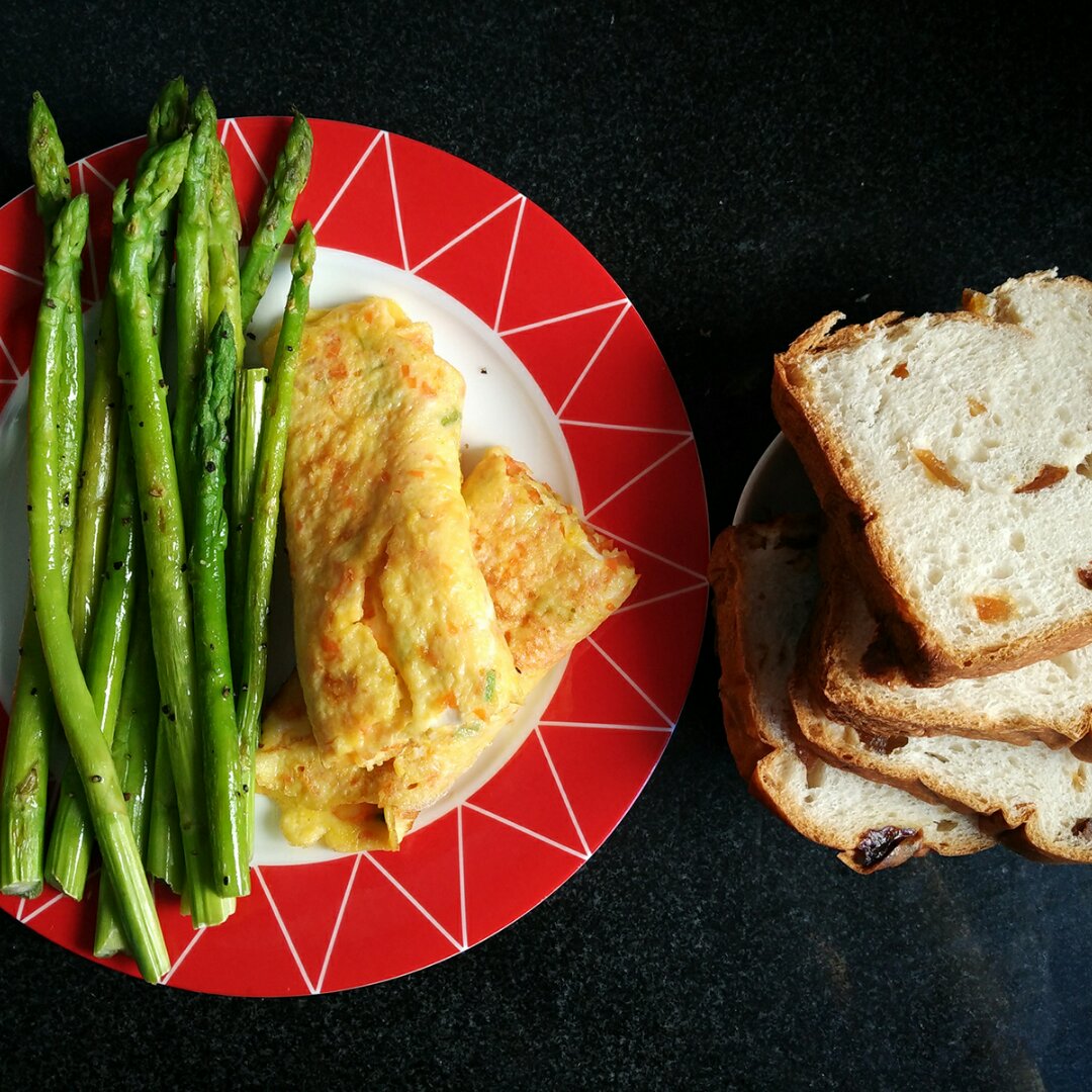香煎芦笋配法式炒蛋