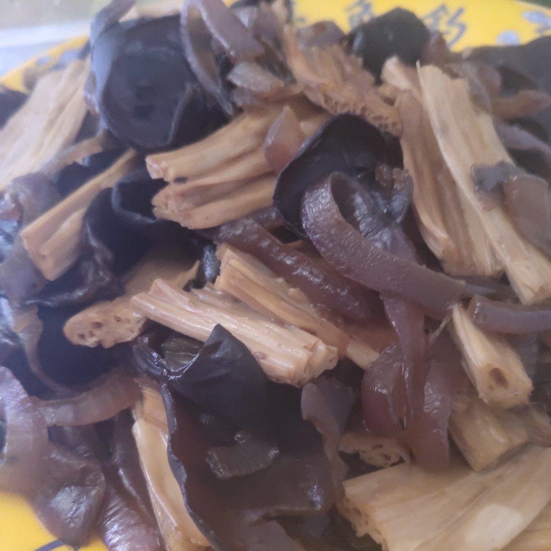 洋葱木耳炒腐竹
