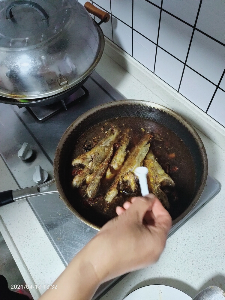 红烧鱼汤的做法 步骤11