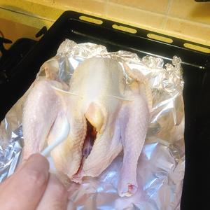 不用提前腌制超级简单的脆皮烤鸡的做法 步骤2