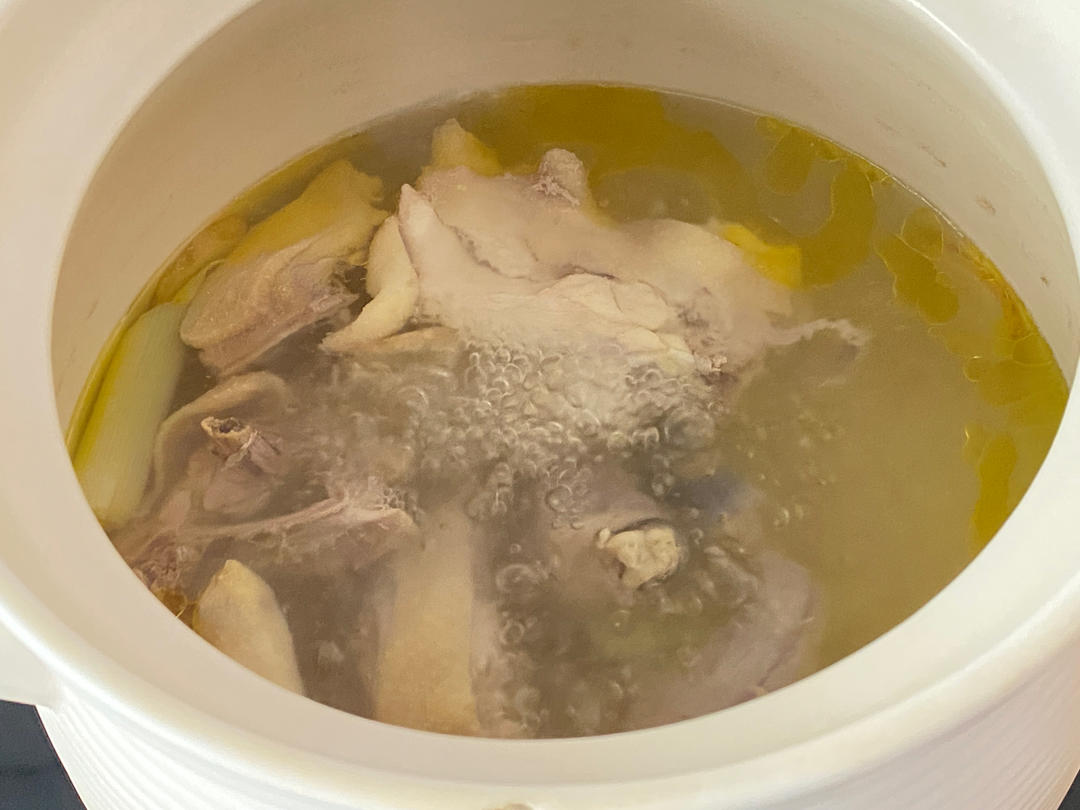 鸡肉鸡汁汤馄饨