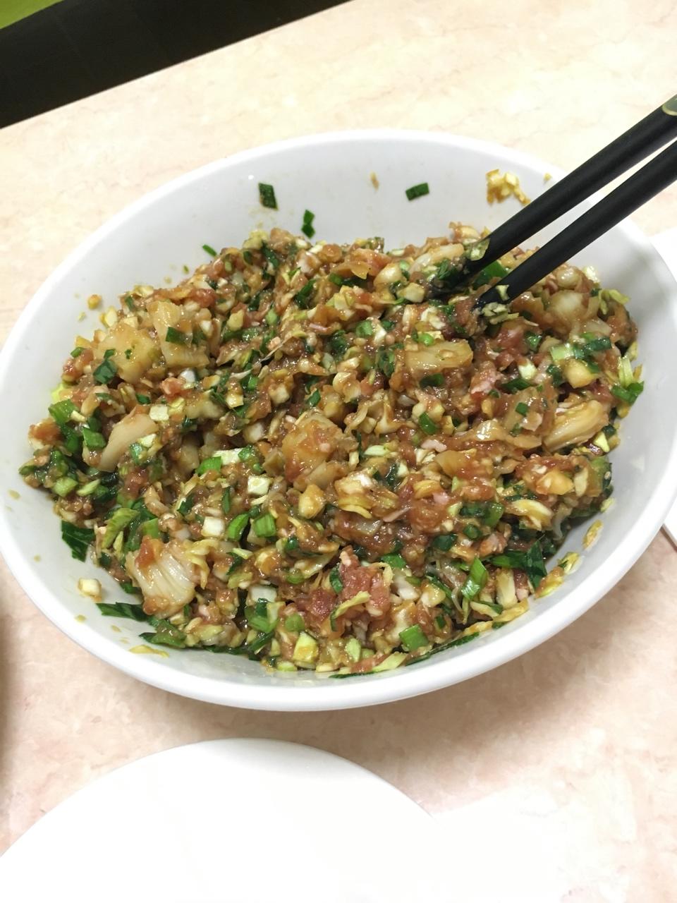 韭菜猪肉饺子(最简单最好吃又最多汁的饺子)